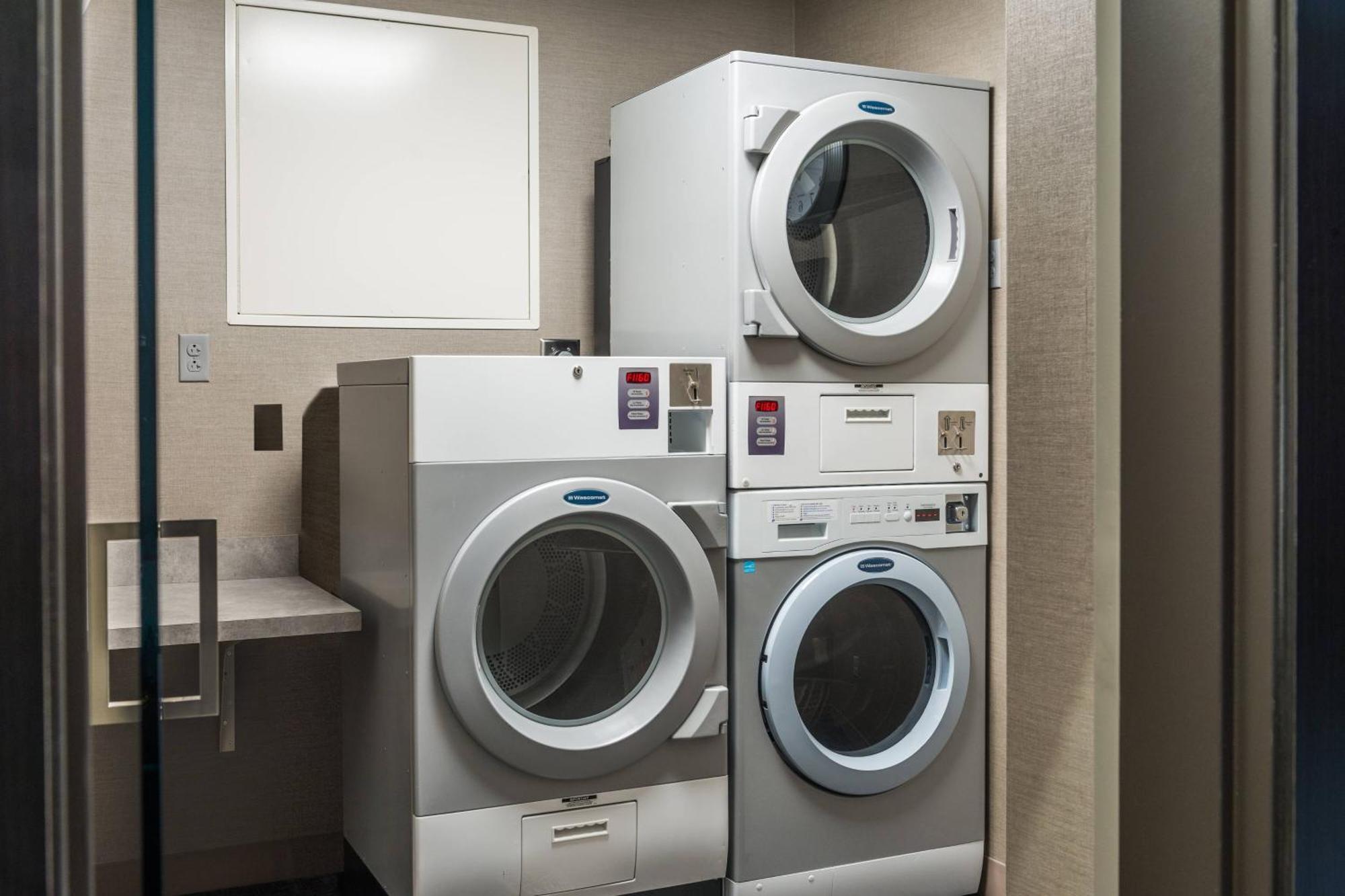 Ac Hotel By Marriott Boston Cleveland Circle Εξωτερικό φωτογραφία
