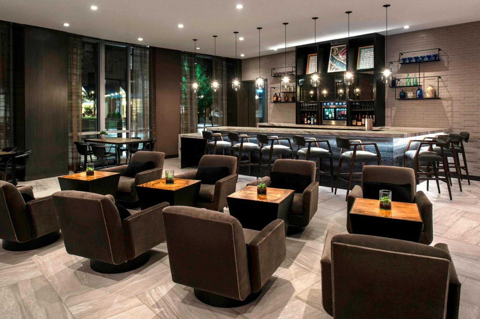 Ac Hotel By Marriott Boston Cleveland Circle Εξωτερικό φωτογραφία