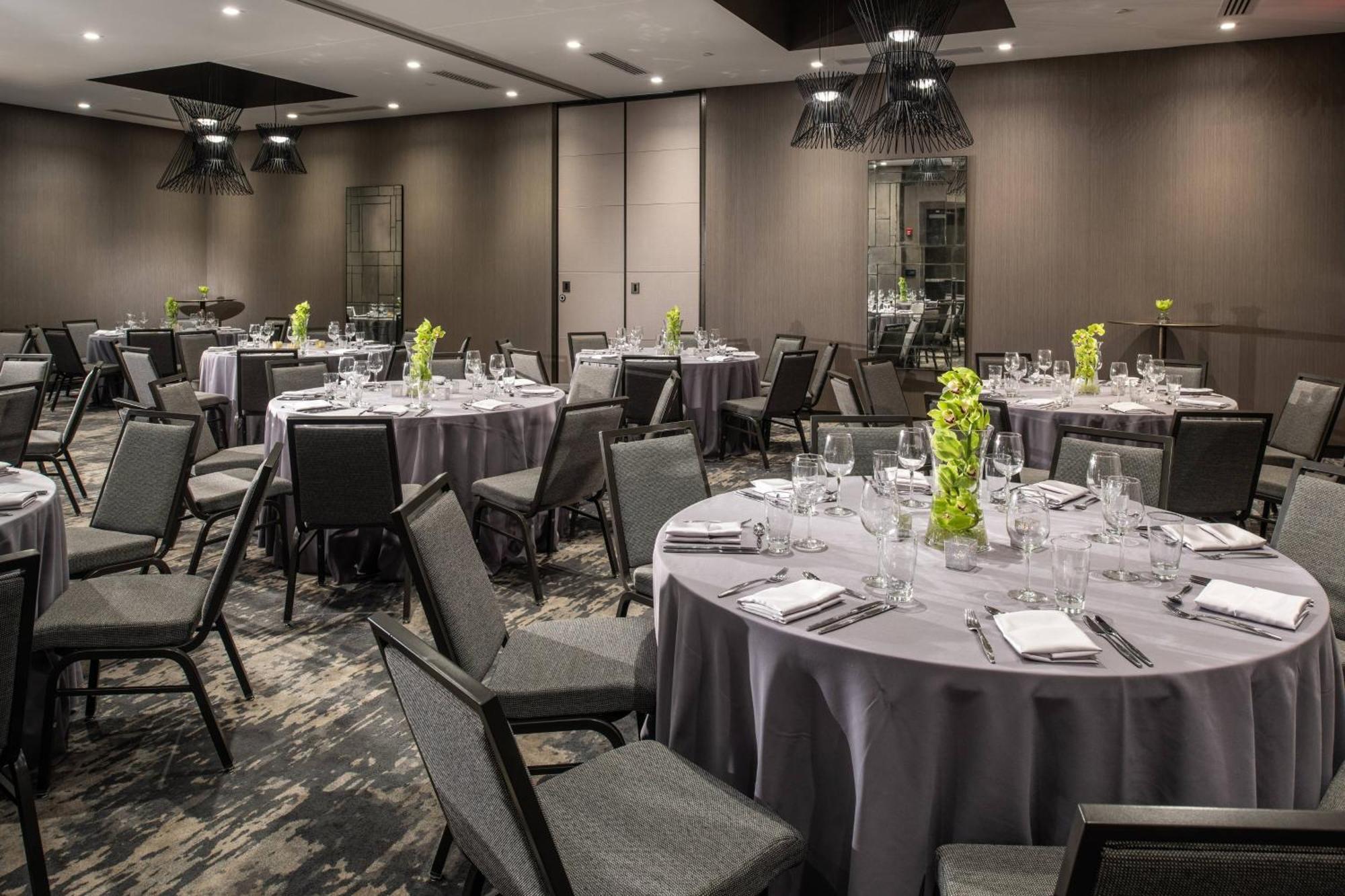 Ac Hotel By Marriott Boston Cleveland Circle Εξωτερικό φωτογραφία