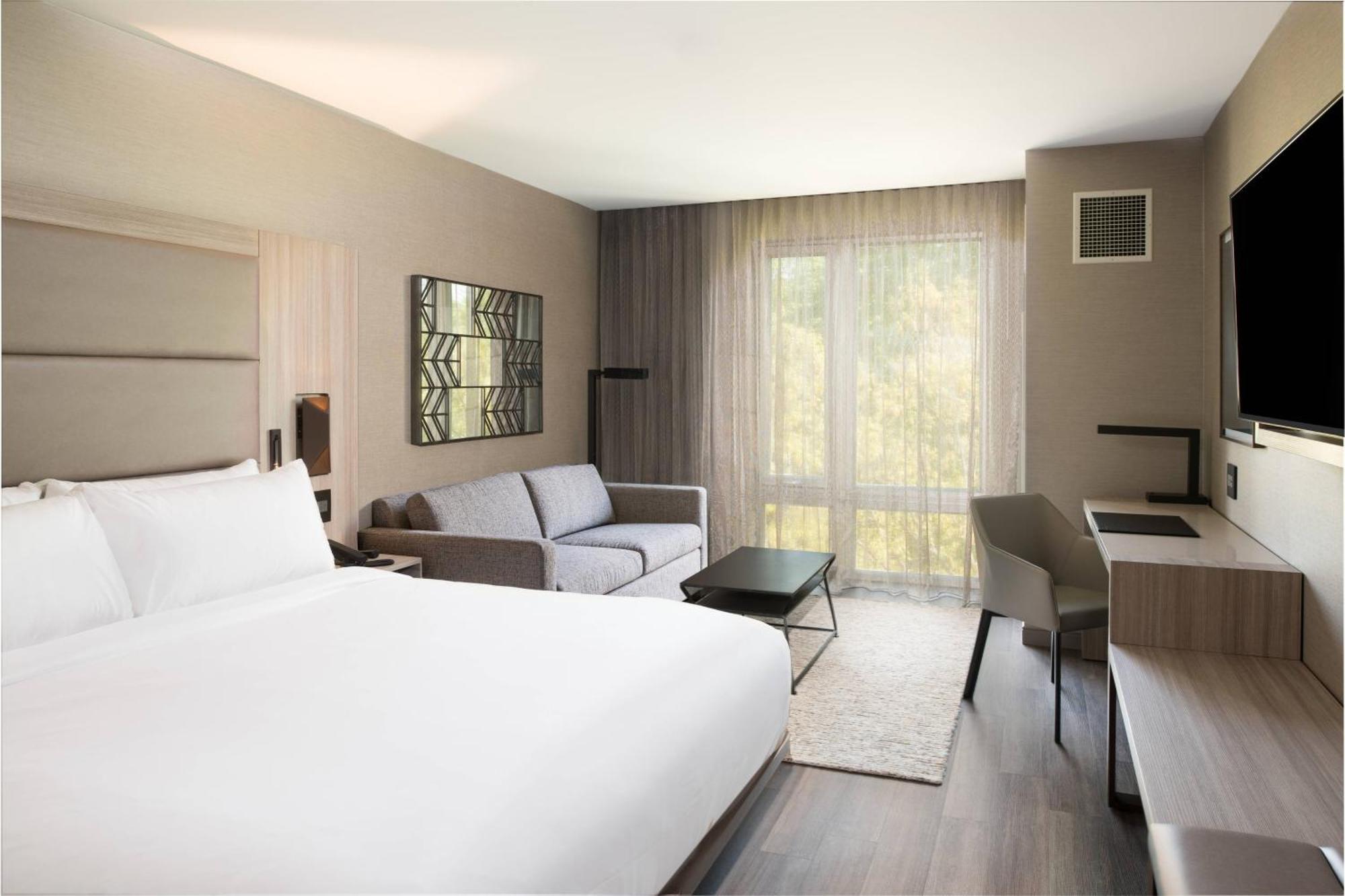Ac Hotel By Marriott Boston Cleveland Circle Εξωτερικό φωτογραφία