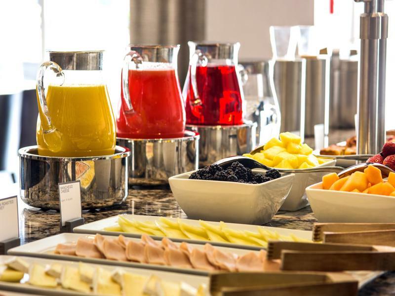 Ac Hotel By Marriott Boston Cleveland Circle Εξωτερικό φωτογραφία